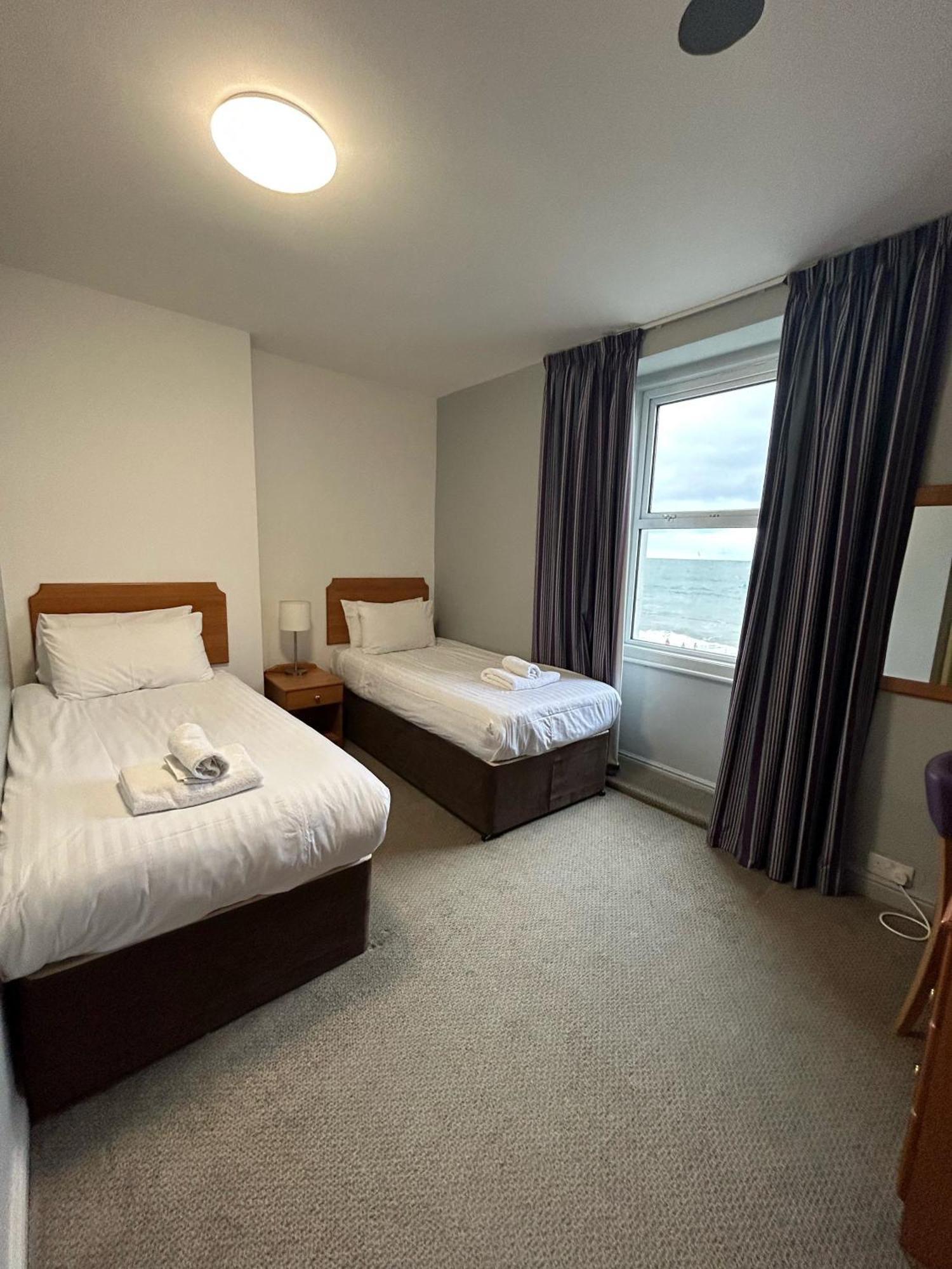 The Seafront Hotel By Compass Hospitality Ландъндо Екстериор снимка
