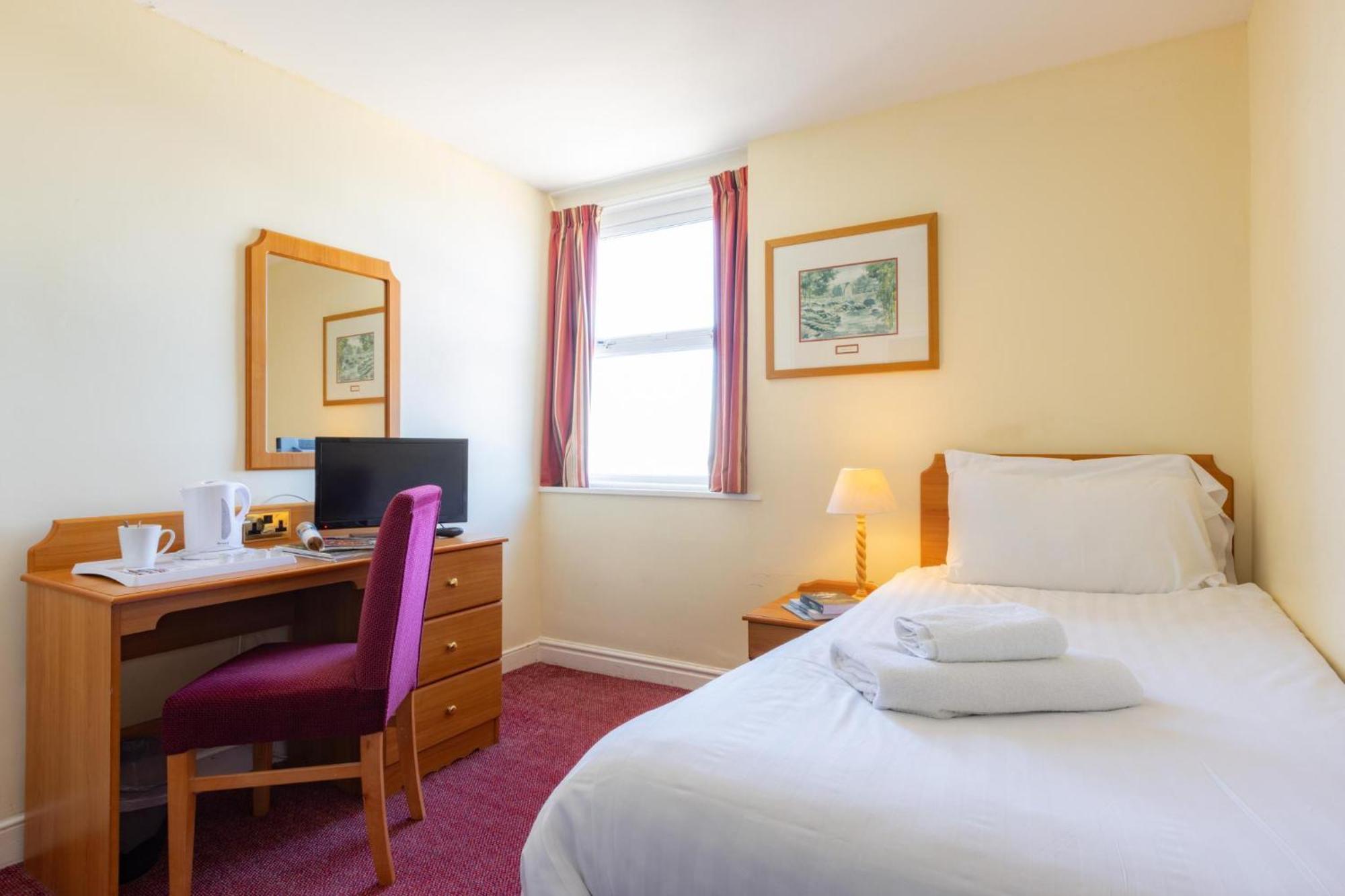 The Seafront Hotel By Compass Hospitality Ландъндо Екстериор снимка