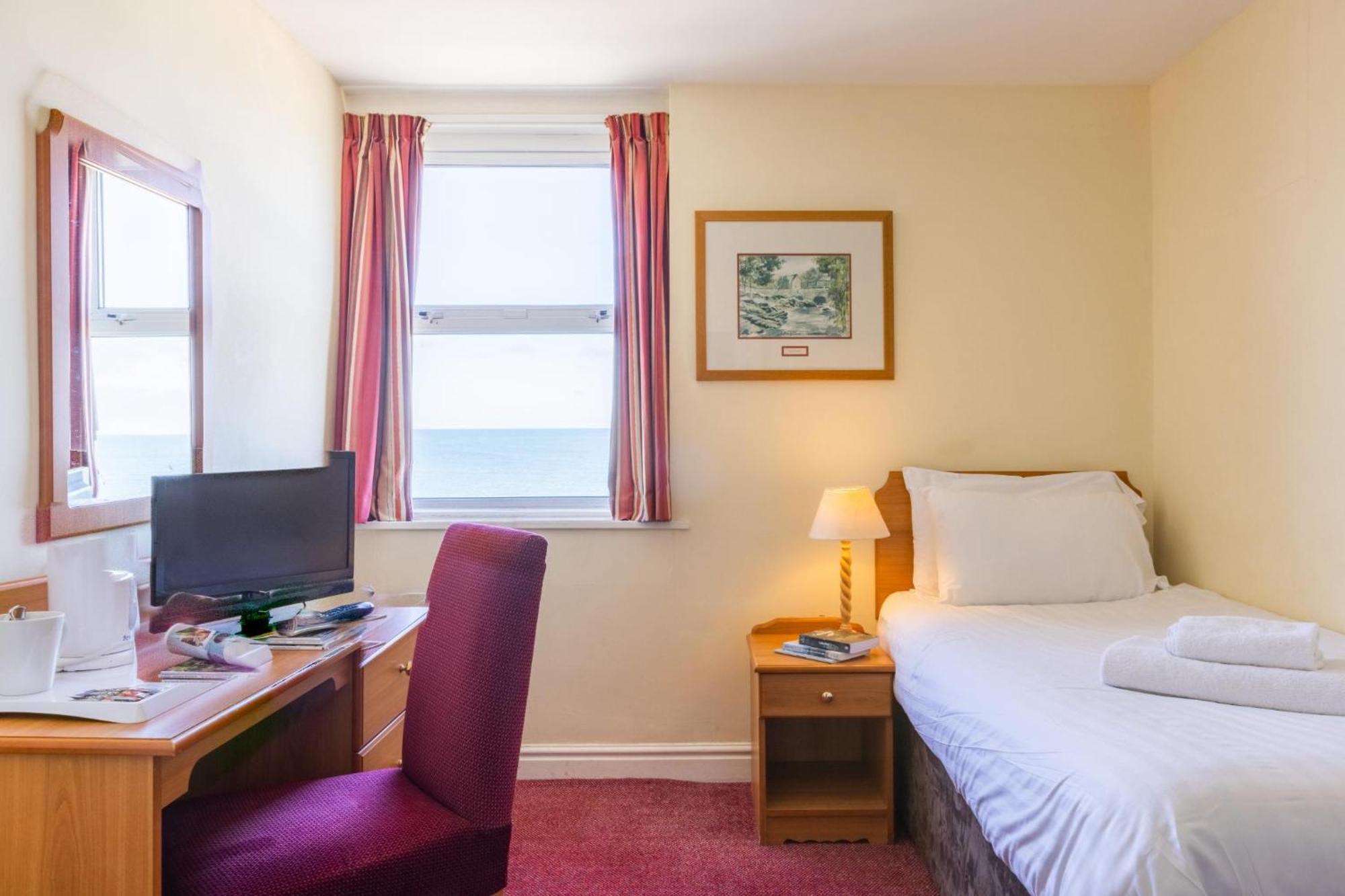 The Seafront Hotel By Compass Hospitality Ландъндо Екстериор снимка